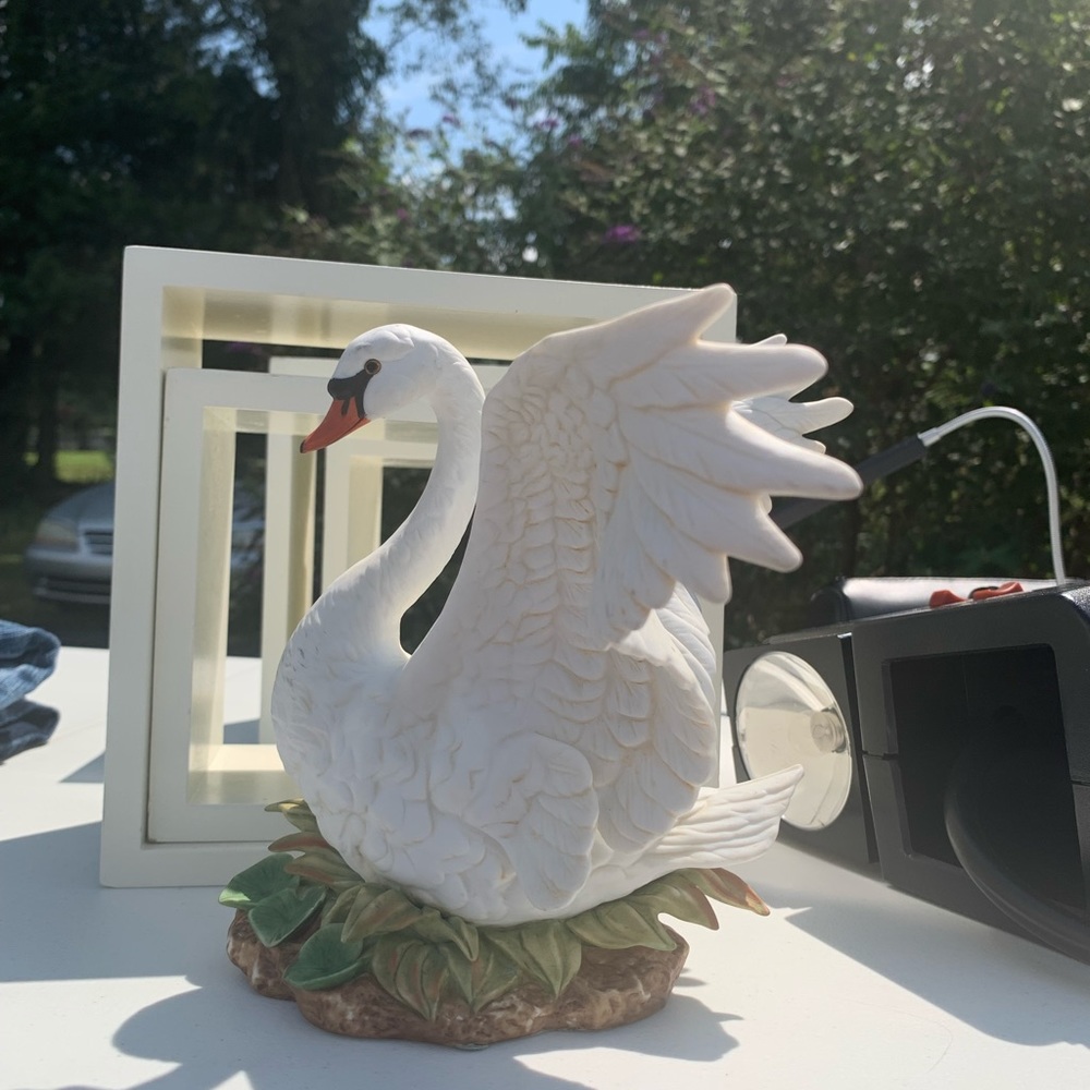 Home interiors swan